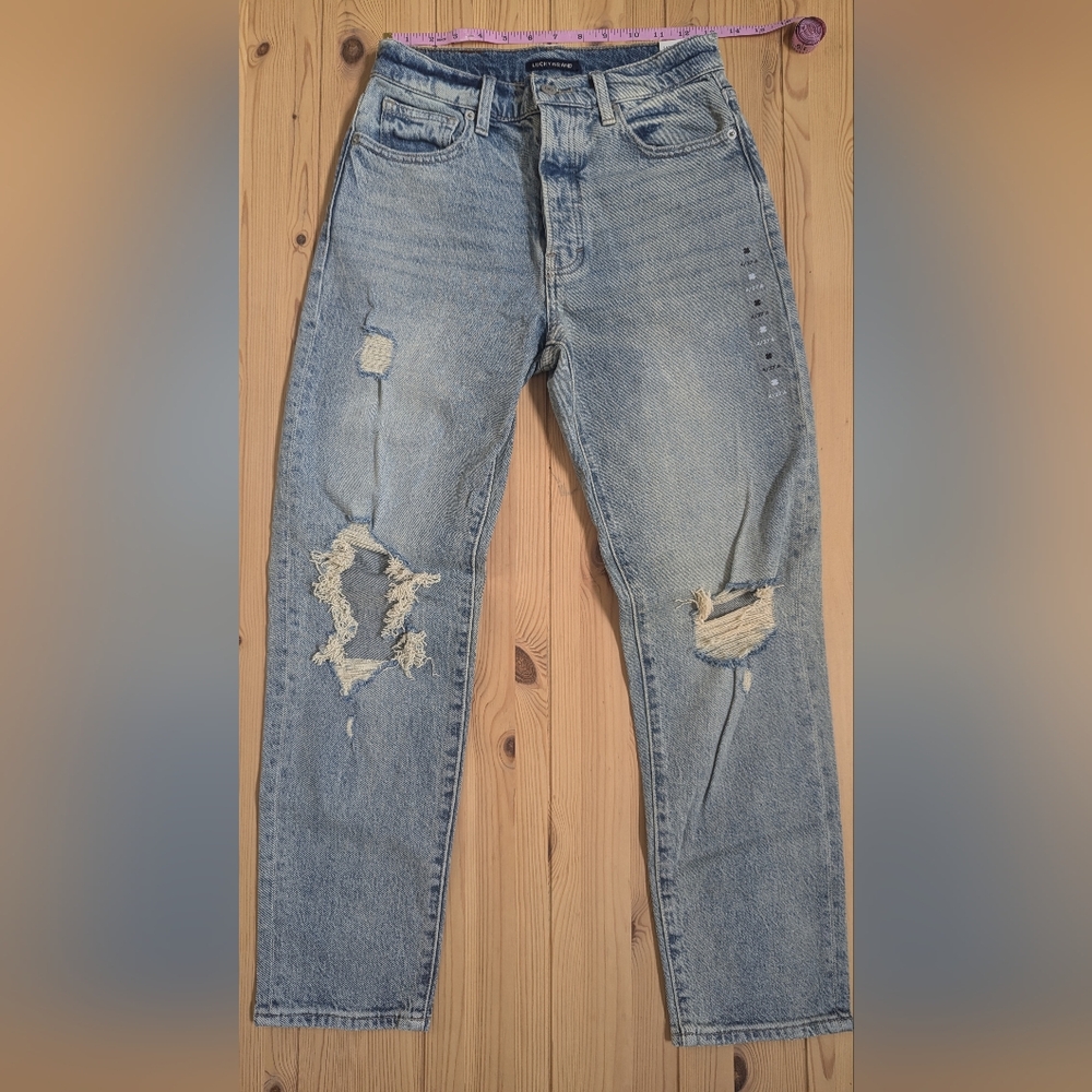 Lucky Brand High Rise Mom Jean in Drew | Size 4 / 27